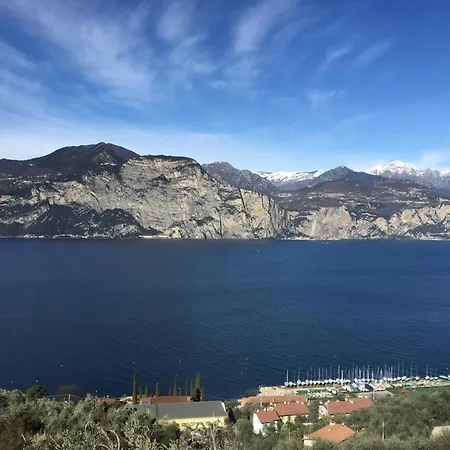 Nr, 5 Mit Terrasse Und Garten Und Seeblick Apartman Sommavilla