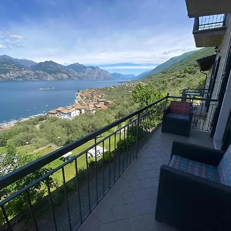 Nr, 5 Mit Terrasse Und Garten Und Seeblick Apartman Sommavilla
